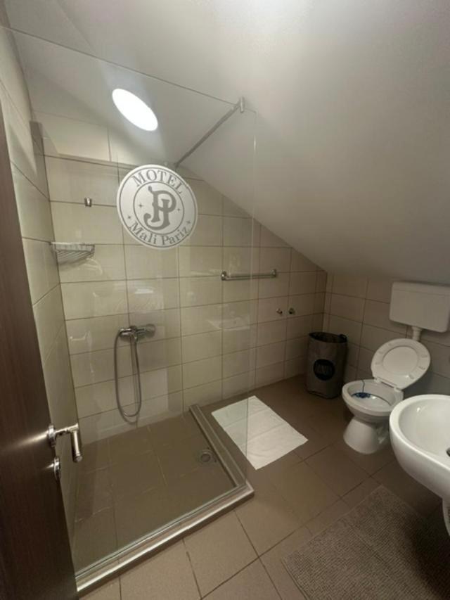 Jp Motel Mali Pariz Bor Buitenkant foto