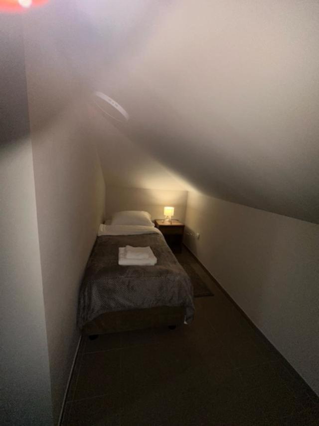 Jp Motel Mali Pariz Bor Buitenkant foto