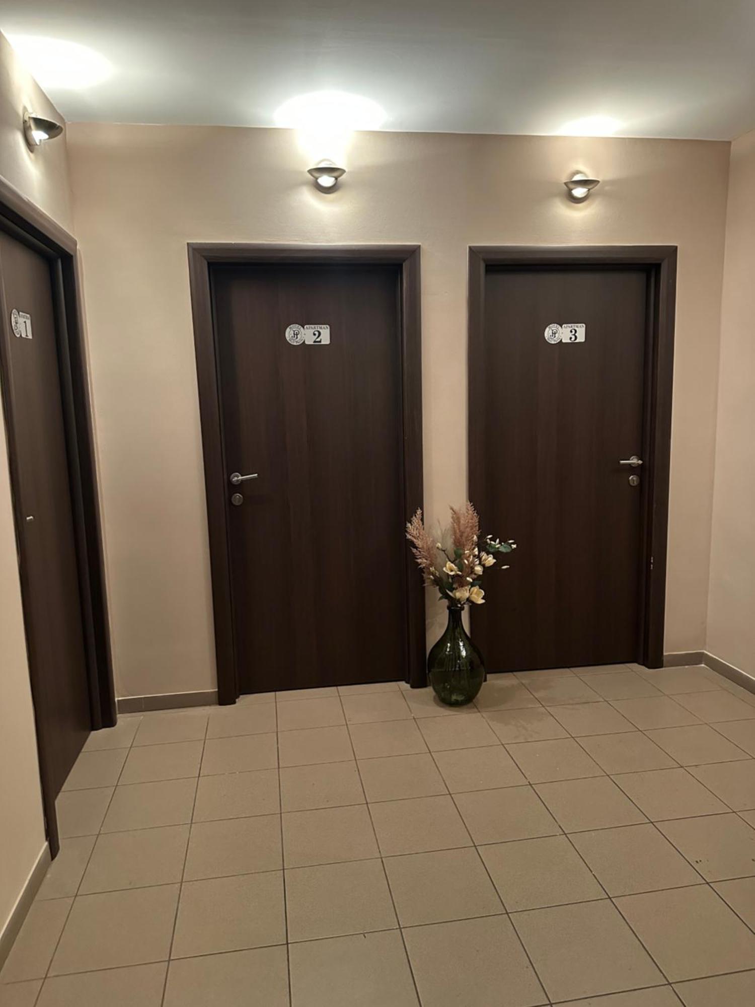 Jp Motel Mali Pariz Bor Buitenkant foto